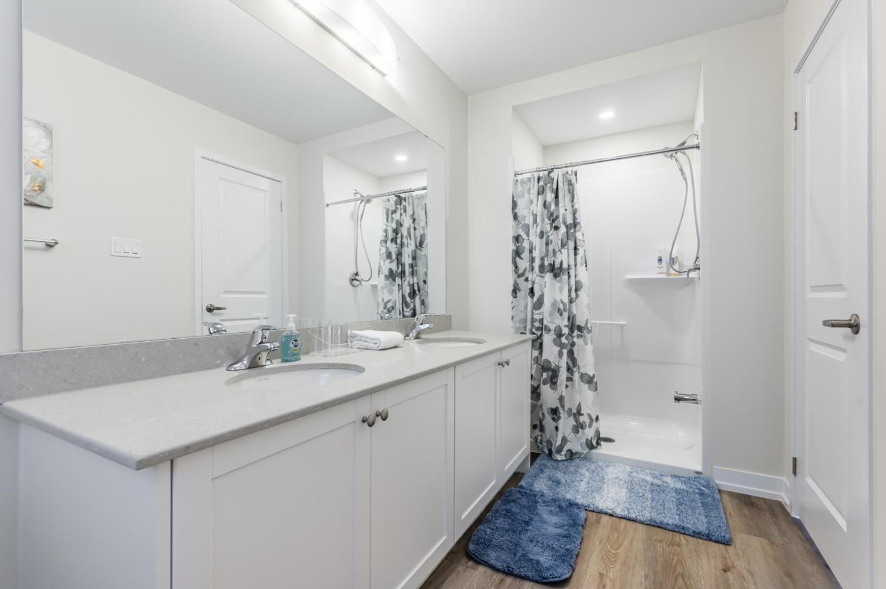 Luxury Town Close To Fairview Casino In Niagra Falls شلالات نياغارا المظهر الخارجي الصورة